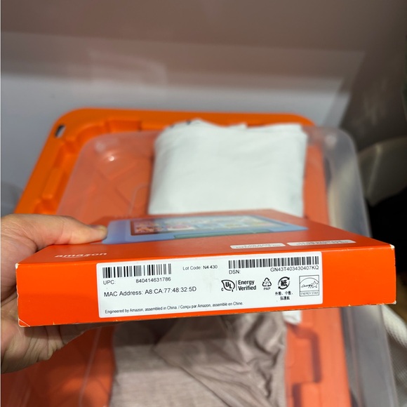 Sealed Fire HD 8 Kids Tablet - Picture 3 of 4